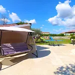 Casa vacanze Dean 1912 Tinjan