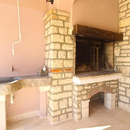 Casa de Férias Dean 1912 Tinjan