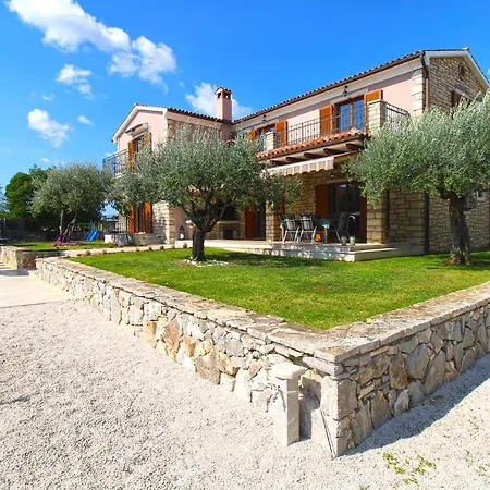 Dean 1912 Holiday home *